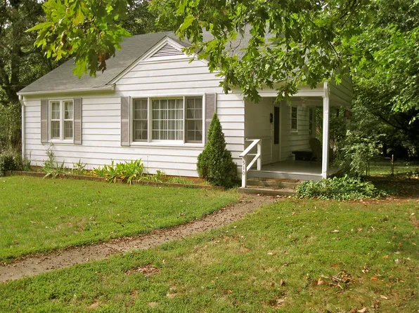 510 Knollwood St, Winston Salem, NC 27103