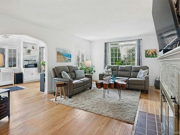 2nd image of 22 Alden Avenue