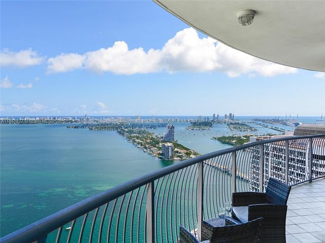 1st image of 1750 N Bayshore Dr APT 4401