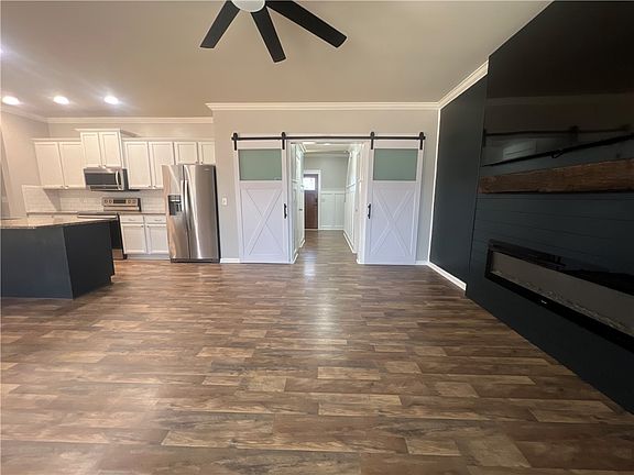 3rd image of 2163 Turnbury Ln