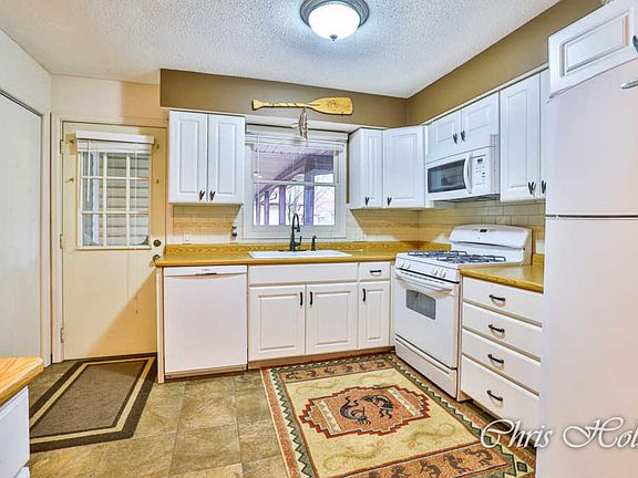 4th image of 255 Bona Vista Dr NW #4