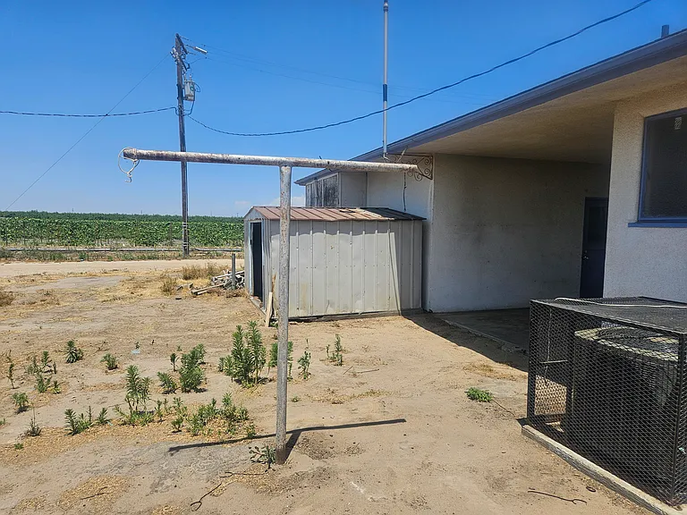 3871 S Clovis Ave — Photo 10