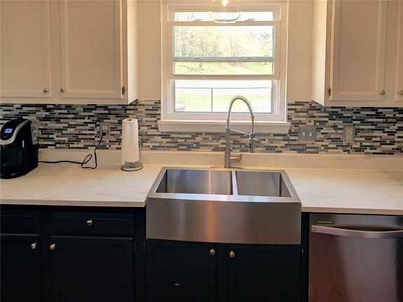 4th image of 264 Brixton Woods Dr W