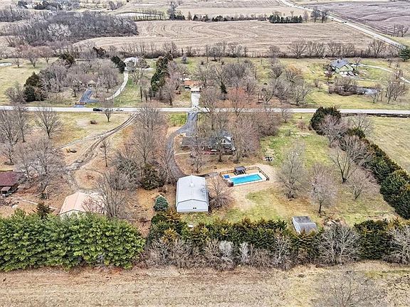 4th image of 15226 Country Ln
