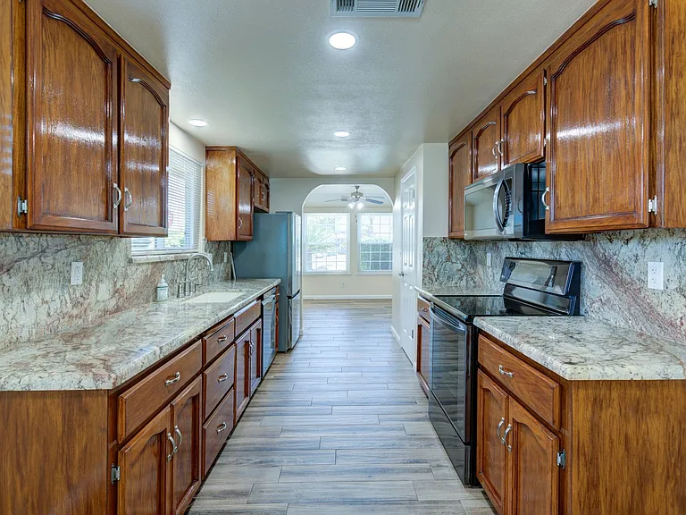 2197 Polson Ave — Photo 9