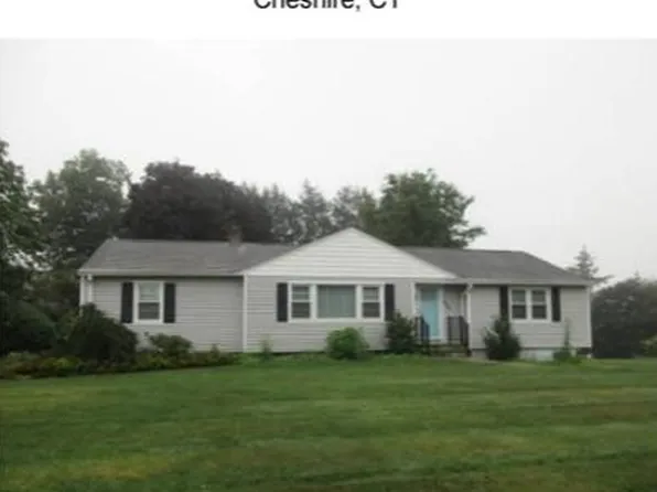 225 Crescent Cir, Cheshire, CT 06410