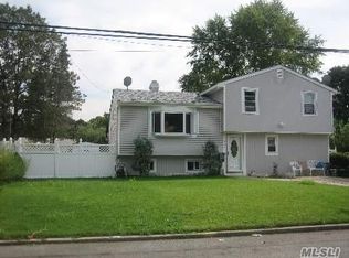 116 Dolce St, Brentwood, NY 11717