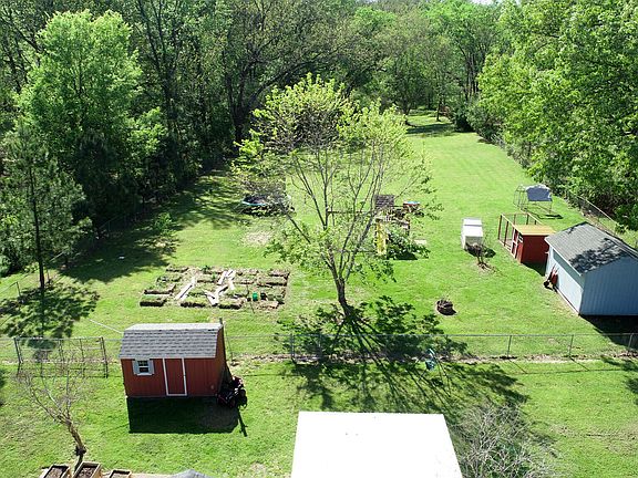 3rd image of 6927 Allen Dr