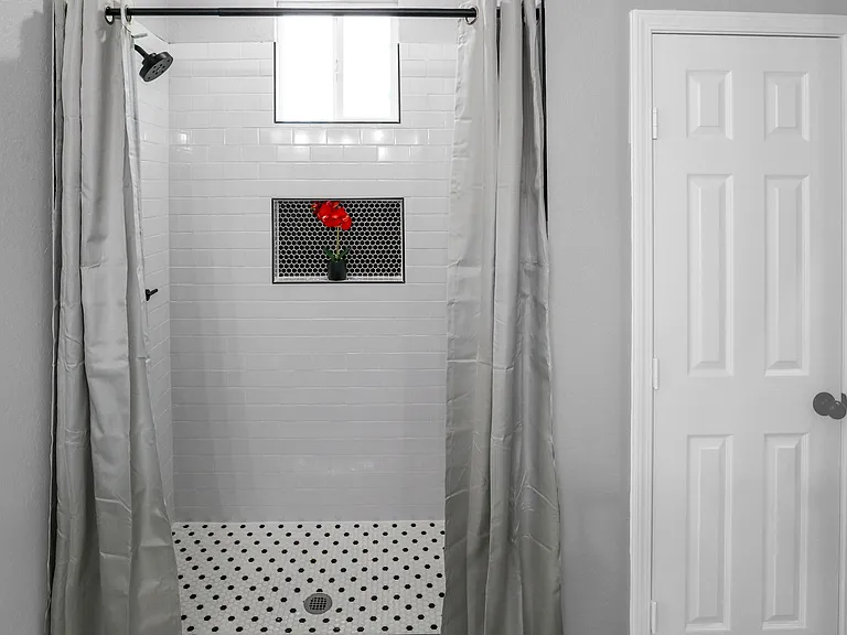 1416 Skyline Hls — Photo 13