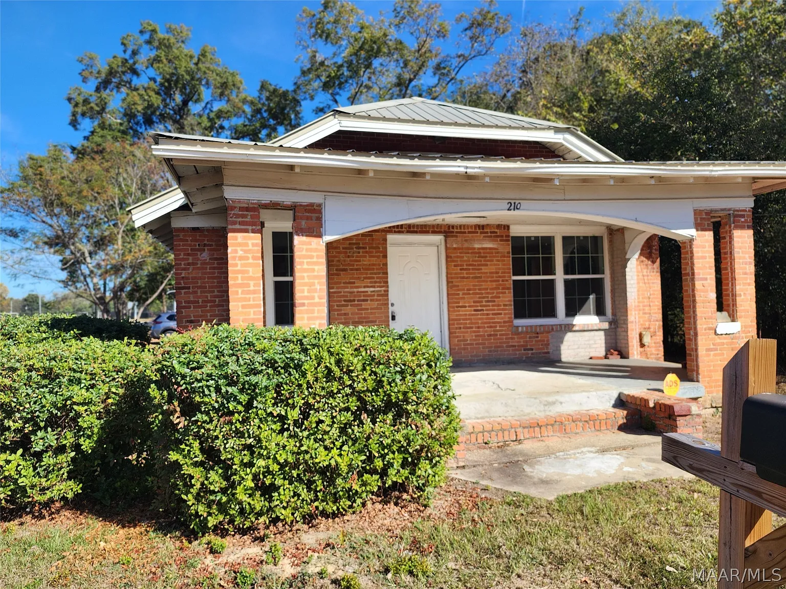 4 bed, 2.0 bath, 1574 sqft, $1,600 — Photo 3