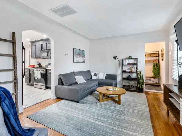 38017 W Chicago St, Livonia, MI 48150