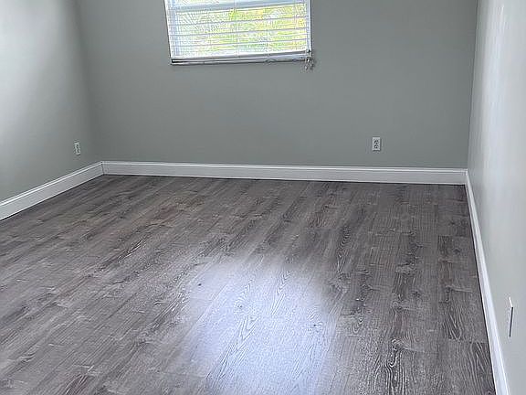 upstair bedroom 1