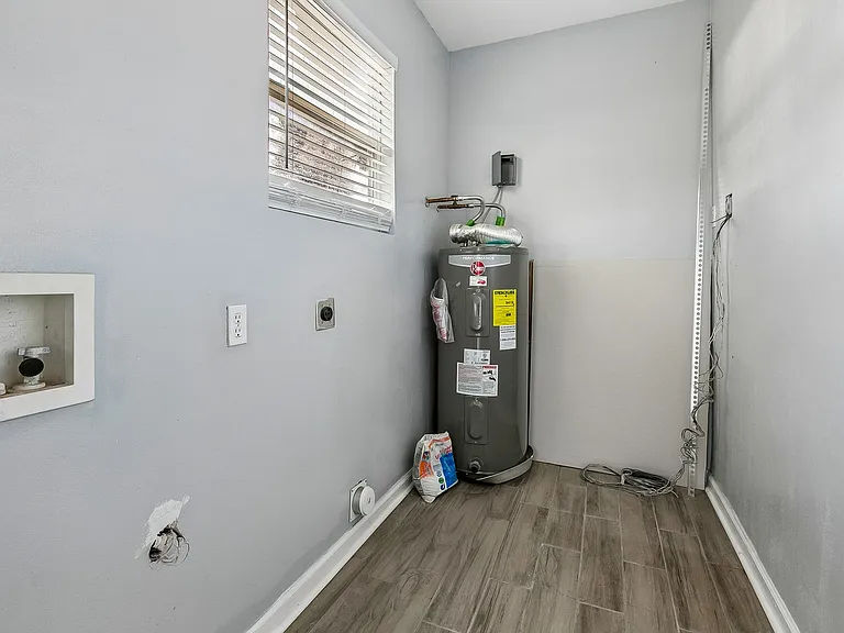3540 Clermont Dr — Photo 19