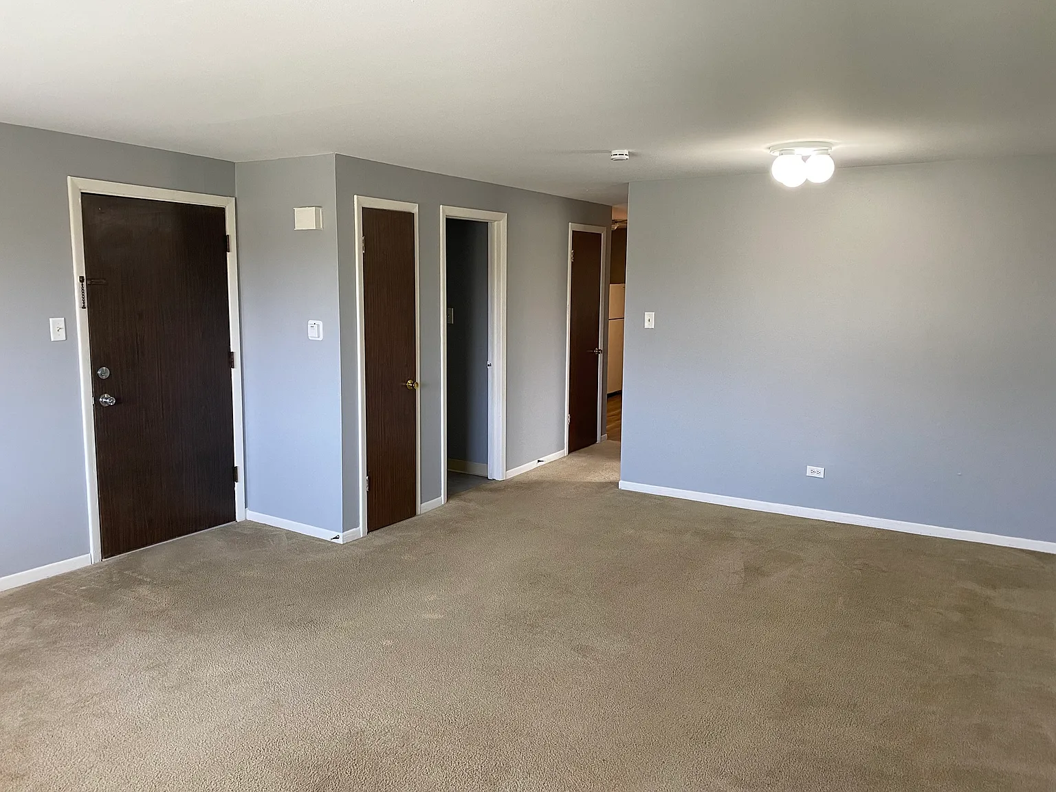 2 bed, 900 sqft, $1,750 — Photo 2
