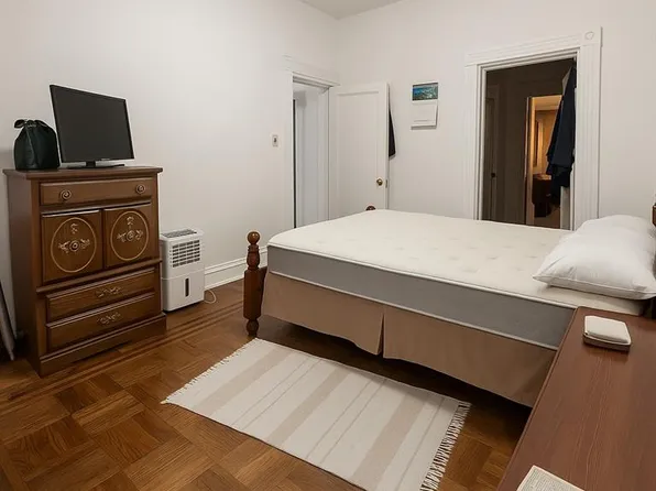 693 Georgia Avenue image 10 of 31