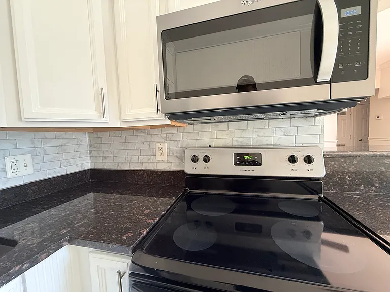 315 Evarts St NE #102 — Photo 12