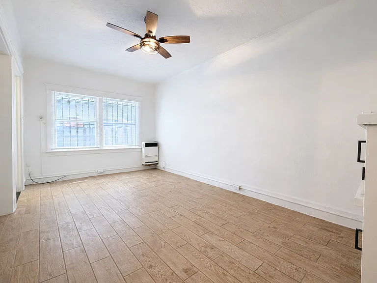623 E Broadway #5 — Photo 21