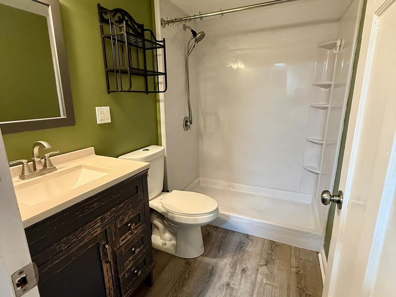 3 bed, 1.5 bath, $1,850 — Photo 3
