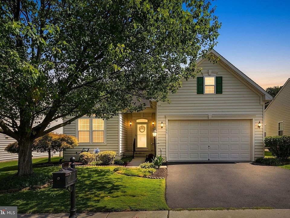 1st image of 12047 Live Oak Dr