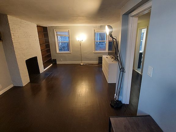 3rd image of 50 Barrow St #1