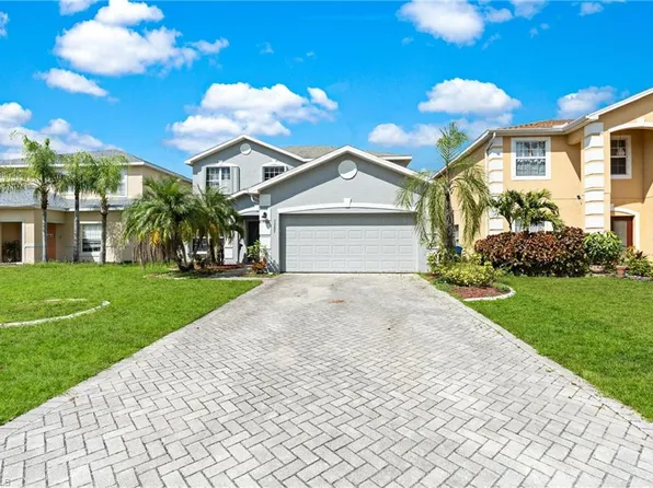 8285 Silver Birch WAY, LEHIGH ACRES, FL 33971