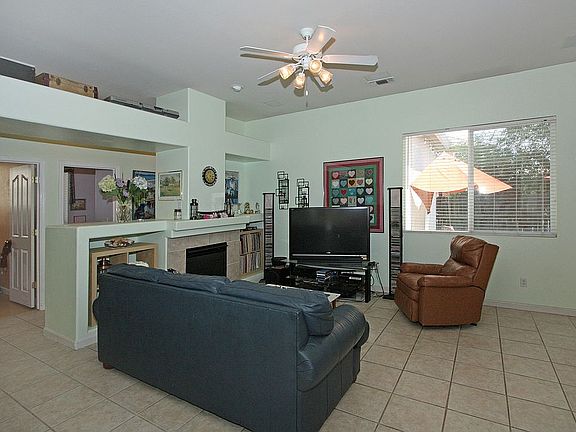 3rd image of 3315 Poppy St