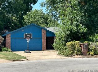 6702 S Saint Louis Pl, Tulsa, OK 74136