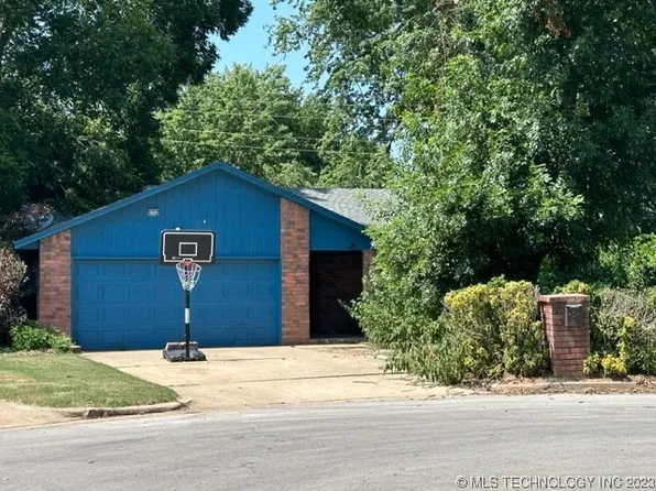 6702 S Saint Louis Pl, Tulsa, OK 74136
