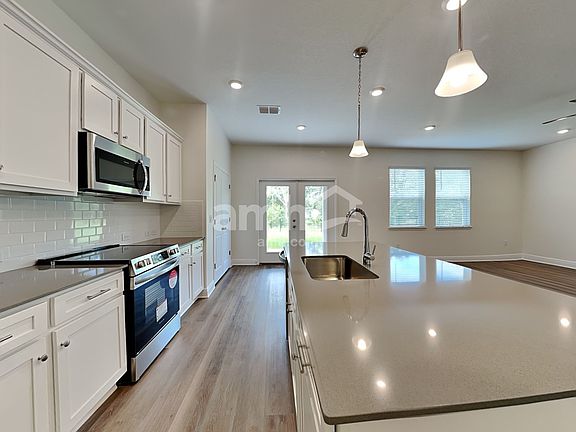 3rd image of 27148 Saint Andrews Ave