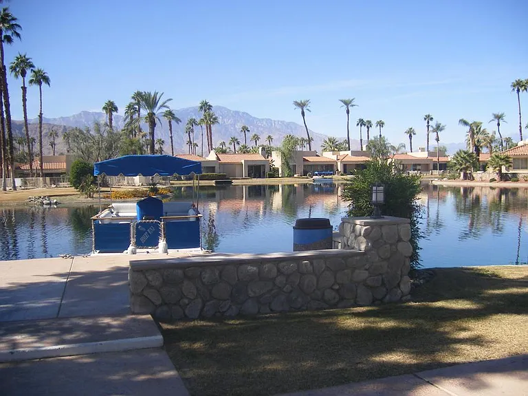 195 Desert Lakes Dr — Photo 2
