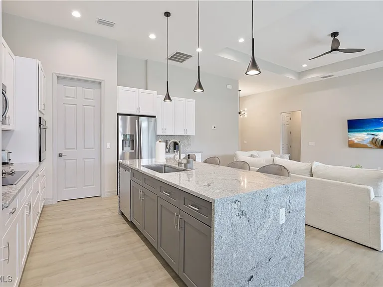 217 NW 36th Ave — Photo 9