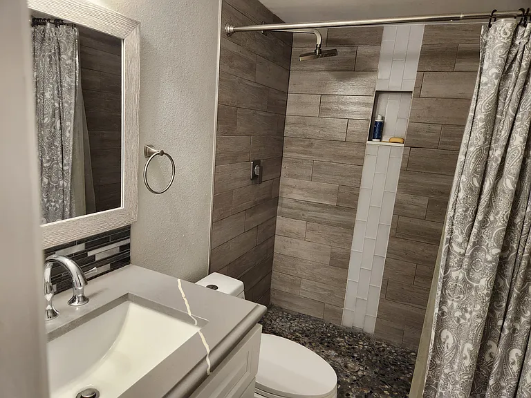 2nd Bathroom
