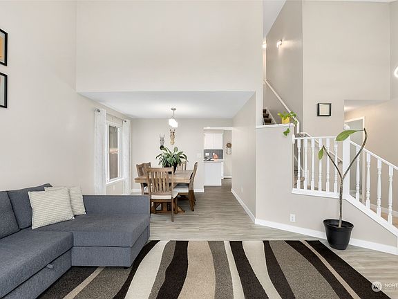 4th image of 22807 129th Avenue Ct E