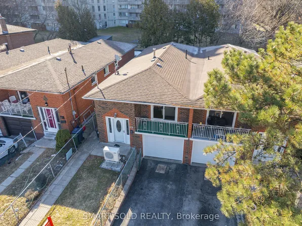 59 Chapman Ave, Toronto, ON M4B 1C6