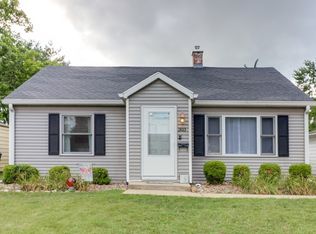 303 Maizefield Ave, Bloomington, IL 61701