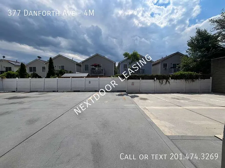 377 Danforth Ave #4M — Photo 11