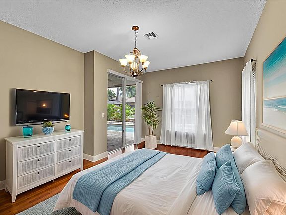 4th image of 6384 NW 43 Terrace
