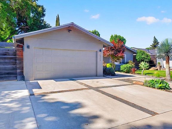 3rd image of 2424 Killarney Way