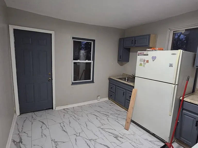 517 Stuyvesant Ave — Photo 3