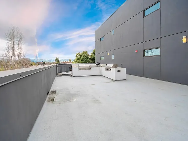 2585 El Camino Real #419 — Photo 33