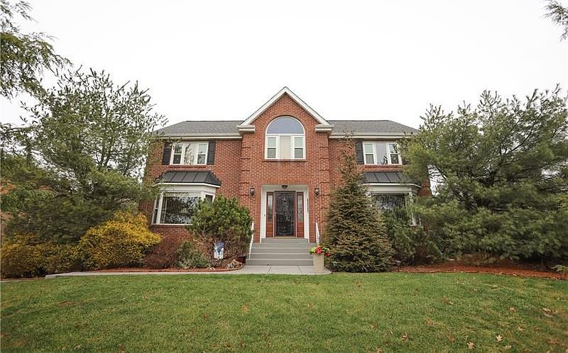 1st image of 6996 Berkshire Dr