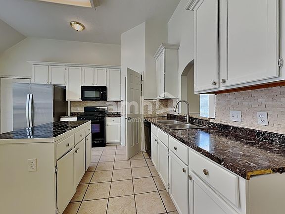 4th image of 6119 Old Farmhouse Ln