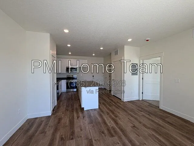 1 bed, 1.0 bath, 724 sqft, $1,450 — Photo 2