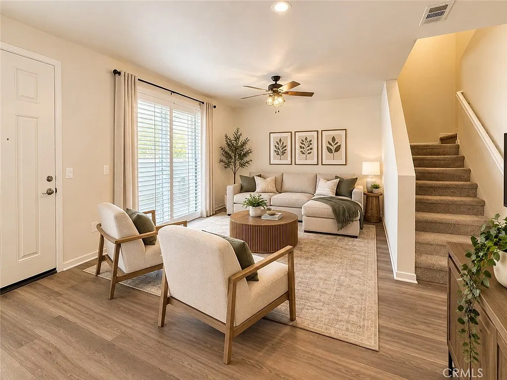 2 bed, 2.5 bath, 1211 sqft, $2,800 — Photo 3