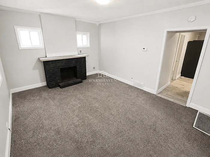 885 Brown St — Photo 2