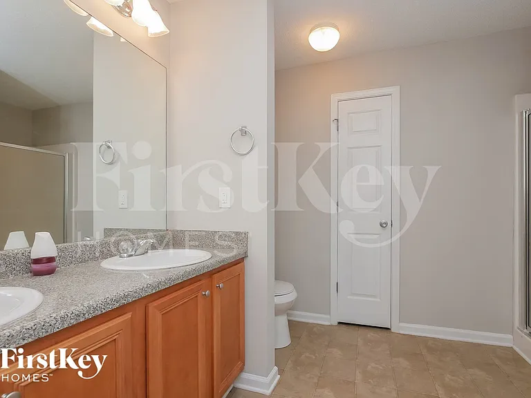 562 Maggie Ln — Photo 14