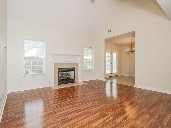 2nd image of 3310 Hamberton Cir