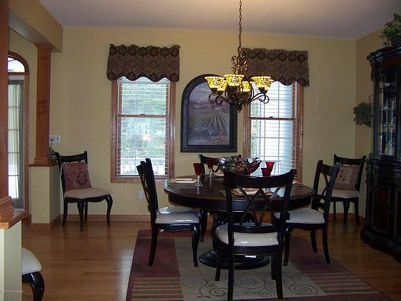 5th image of 30 Barrington Dr