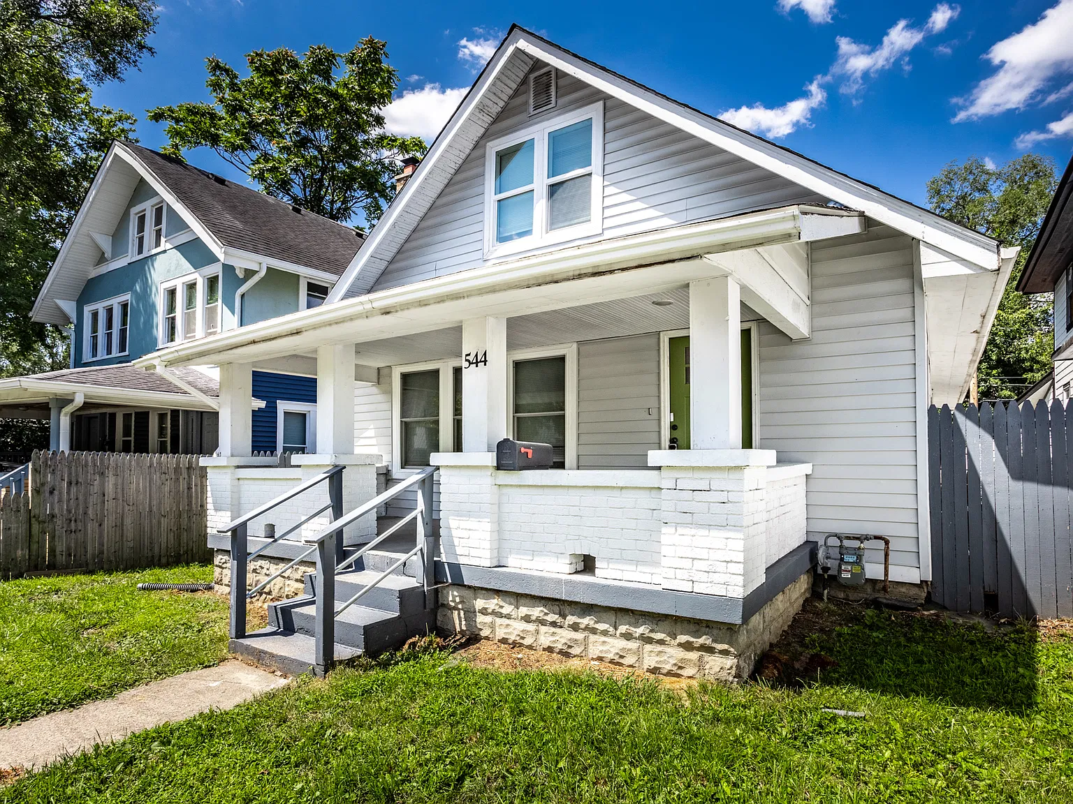 3 bed, 2820 sqft, $1,600 — Photo 1