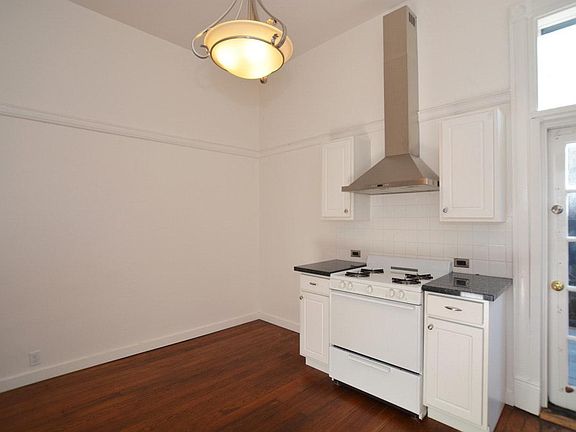 5th image of 109 Frederick St APT 3